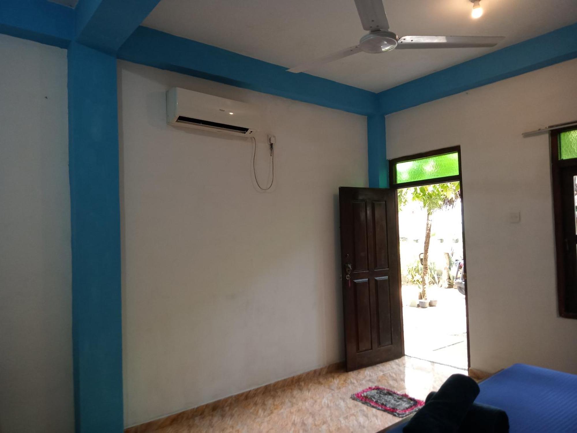 Suninn Hostel And Surf School Weligama Extérieur photo