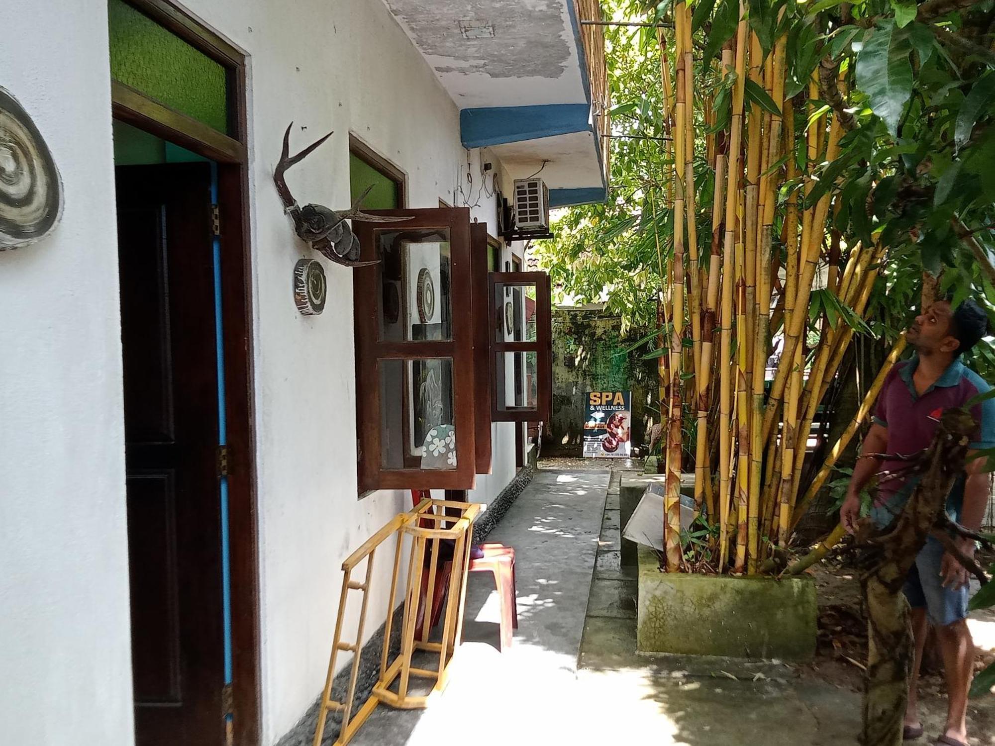 Suninn Hostel And Surf School Weligama Extérieur photo